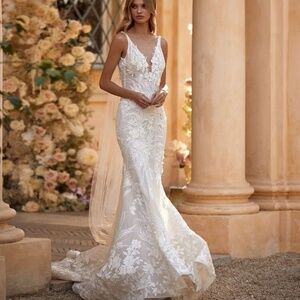 Mila Nova Kirsten wedding dress, size 10